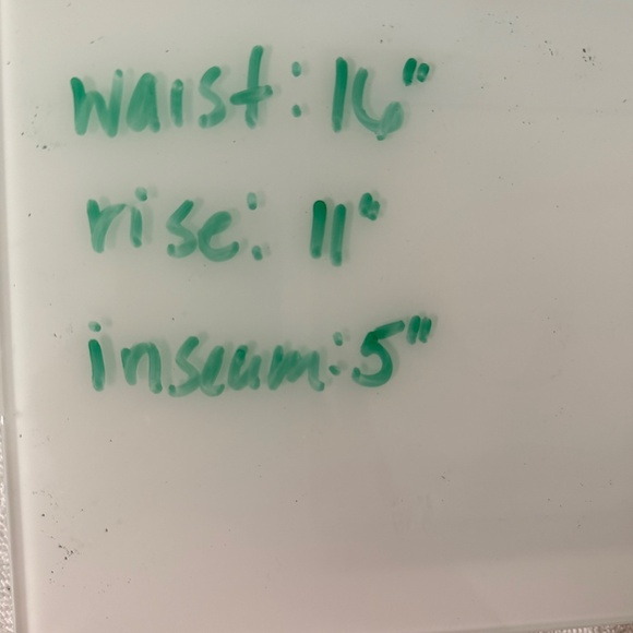 The Limited Women's Size 8 Chambray Denim Blue Button Detail Shorts - Picture 6 of 6